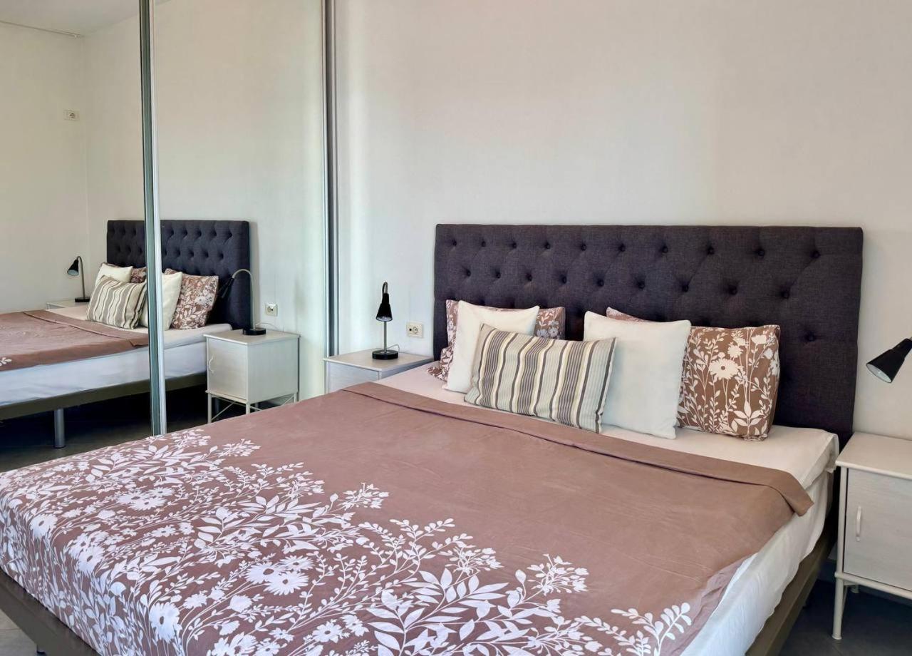 Viola Sea View Penthouse Lägenhet Sarandë Exteriör bild