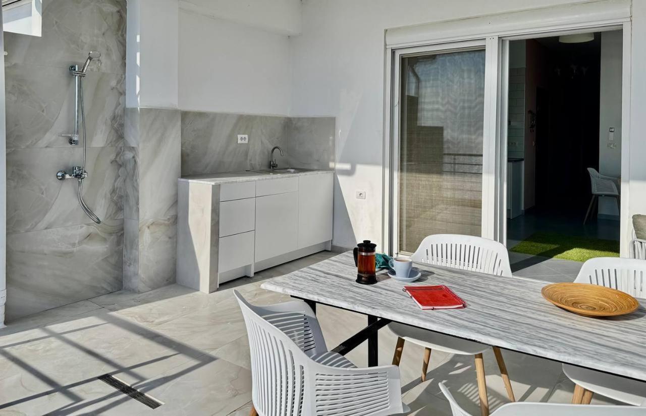 Viola Sea View Penthouse Lägenhet Sarandë Exteriör bild