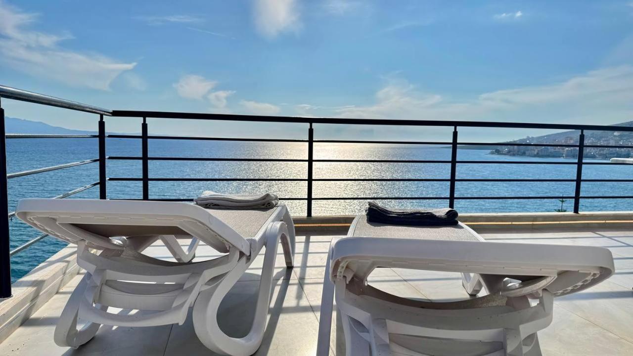 Viola Sea View Penthouse Lägenhet Sarandë Exteriör bild